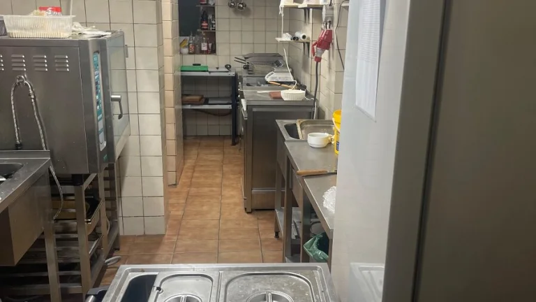 Přenechám nájemní smlouvy