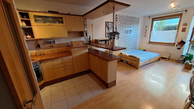 Pronájem bytu 2+kk s terasou a předzahrádkou