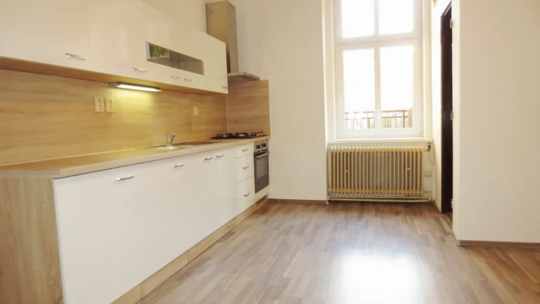 Byt 2+1 s terasou na Jižním Předměstí