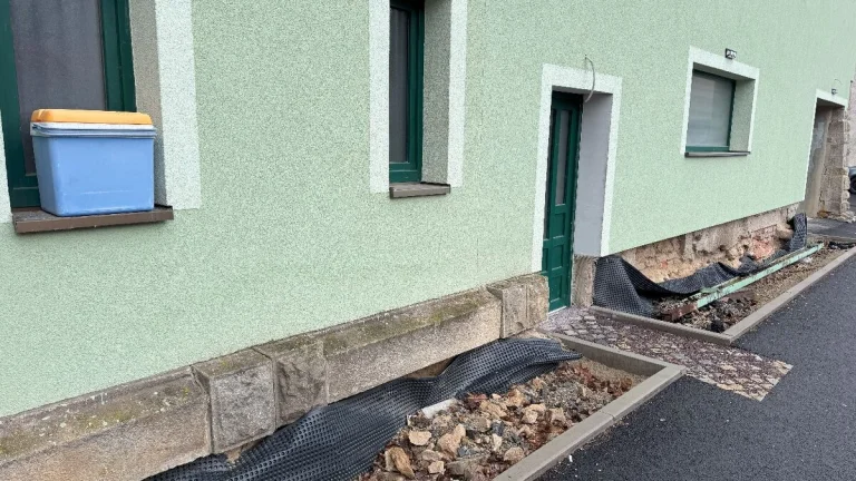 Pronájem : sklad – dílna – garáž v Třešti