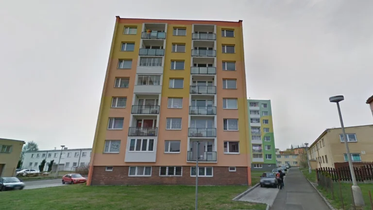 Prodej tří bytů v Chomutově - převod s.r.o.
