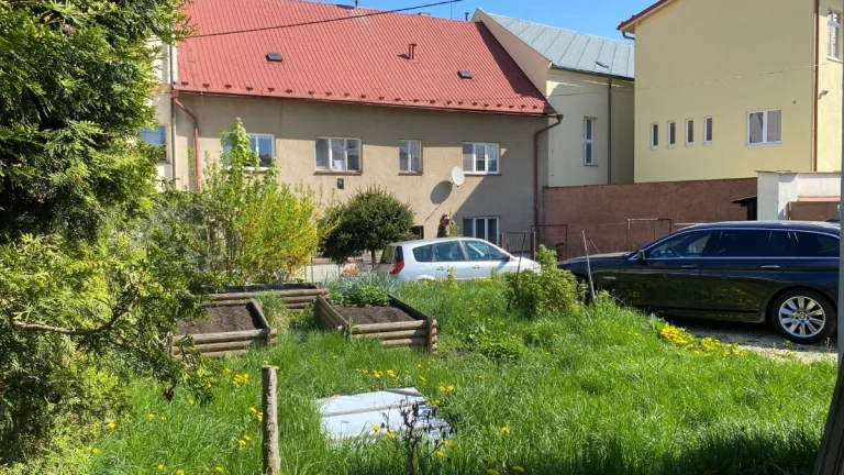 Svitavy, stavební pozemek, zahrada s garáží 163 m2