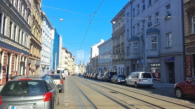 Pronájem bytu 57m2, cihlový dům, Praha 7, Milady Horákové