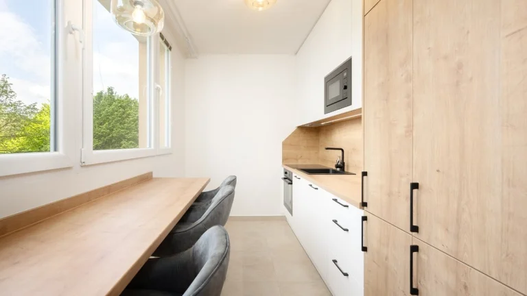 pronájem bytu 3+1, 70m² + balkon 4m²