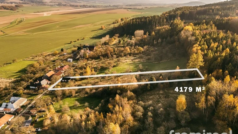 Prodej pozemky pro bydlení, 4 179 m2 - Staré Město - Bílá St
