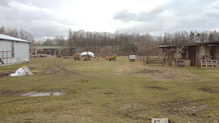Prodej komerčního pozemku 2447 m2 Okrouhlice