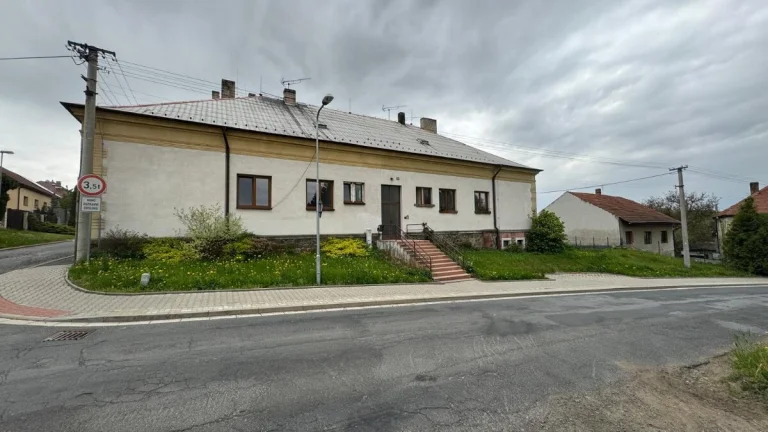 Pronájem bytu Uhlířské Janovice, 3+KK