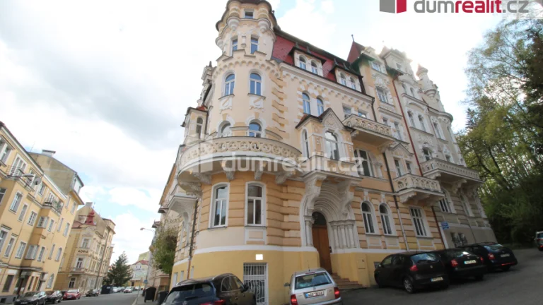 Krásný byt 2+1/B v prvním patře cihlového domu na Ruské ulic
