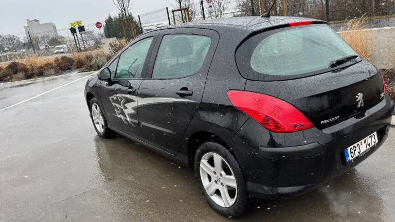 VYMĚNÍM Peugeot 308 (1.4i, 70 kW, r.v. 2008) ZA ZAHRÁDKU