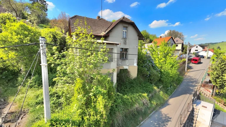 Stavební pozemek s panoramatickým výhledem a kompletními pří