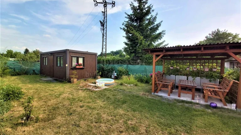 Prodej zahrady s chatou, 170 m², Žatec