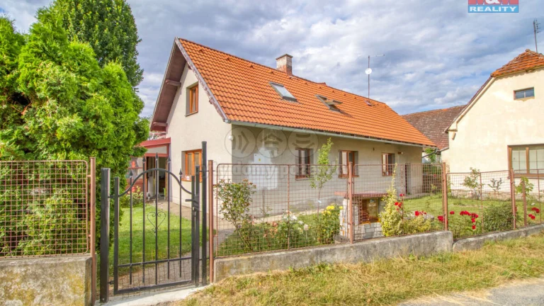 Prodej rodinného domu, 205 m², Lnáře