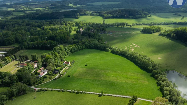 Chvalšiny, zemědělské pozemky 24.245 m2