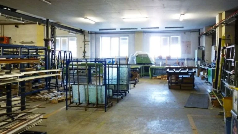 K prodeji pozemek - komerční 2.000 m2 -