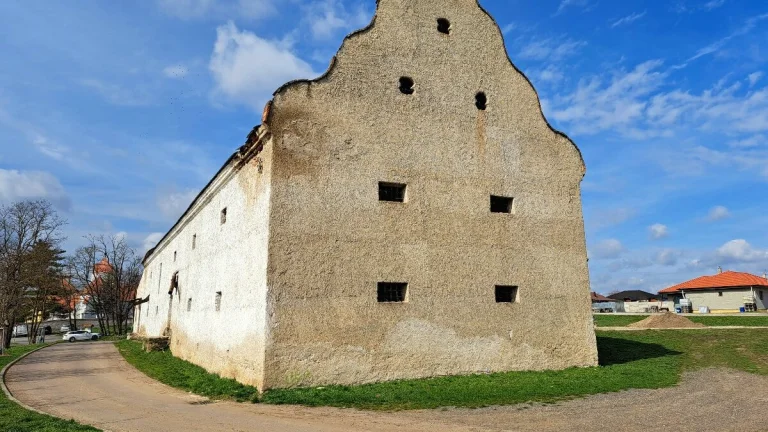 Prodej bývalé sýpky 530 m2 v Žeroticích, okr. Znojmo