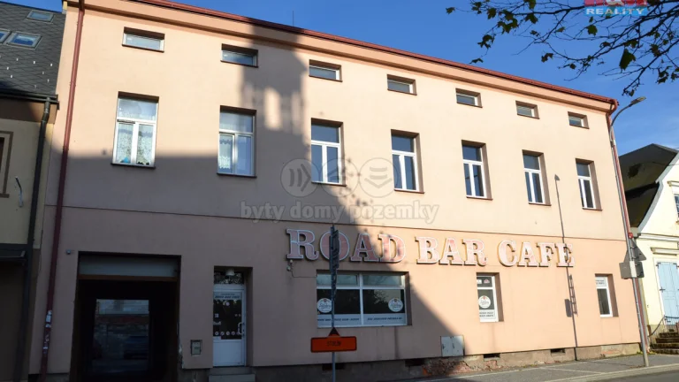 Prodej bytu 1+1, 48 m², Červený Kostelec, hlavní náměstí