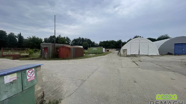 Pronájem venkovní prostory, sklady, 2 000 m2 - Uherský Brod