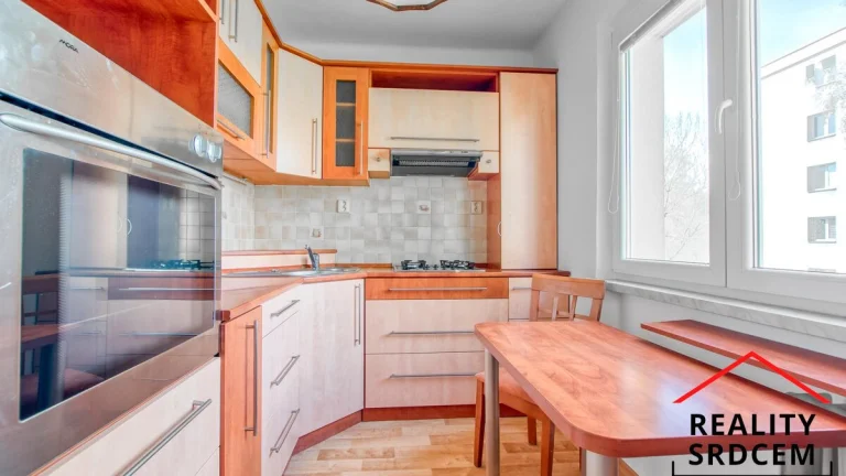 Pronájem bytu v os. vl. 2+1+lodžie/55 m2 na ul. Borovského,