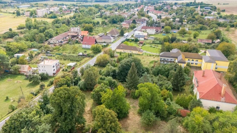 MIKELSSEN - Na predaj kaštieľ na pozemku 18 100 m2 pri Dudin