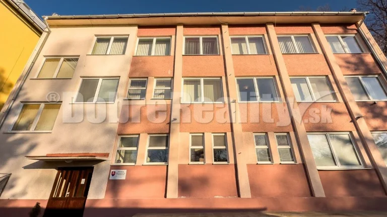 SOKOLOVŇA - PRIESTOR NA PRENÁJOM 26 m2, Brezno