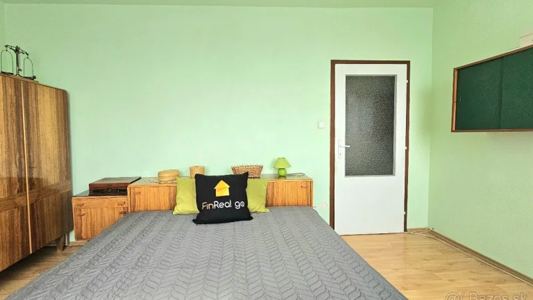 EXKLUZÍVNE, PREDAJ, 2 izbový byt s balkónom, Levice