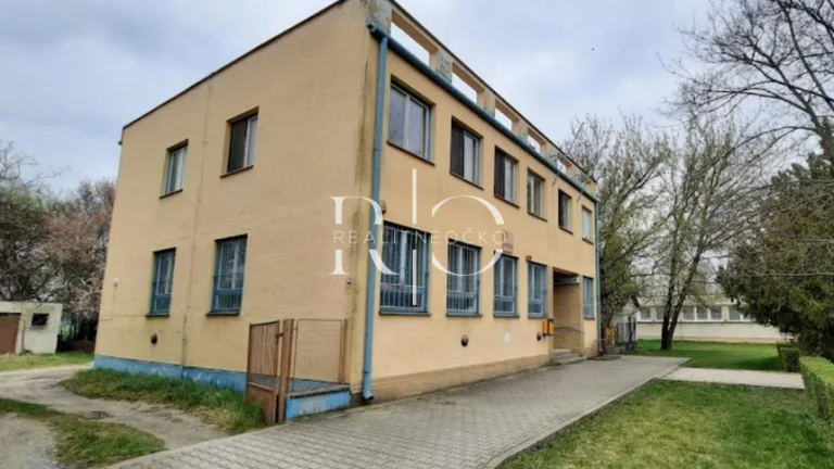 Na predaj samostatne stojaca budova - Čiližská Radvaň