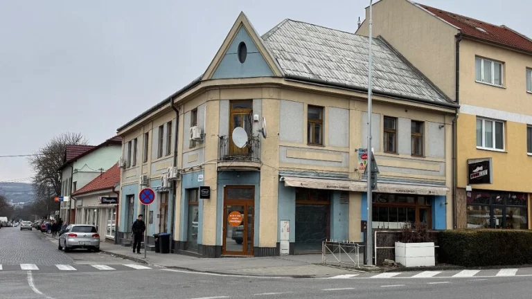 (HC) Lukratívne obchodné priestory 65m2 na nároží
