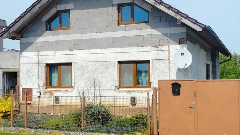 Predám starší rodinný dom s prístavbou – 646 m² pozemok