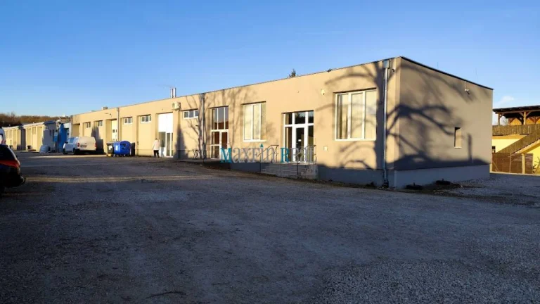 Budova na podnikanie v Krškanoch