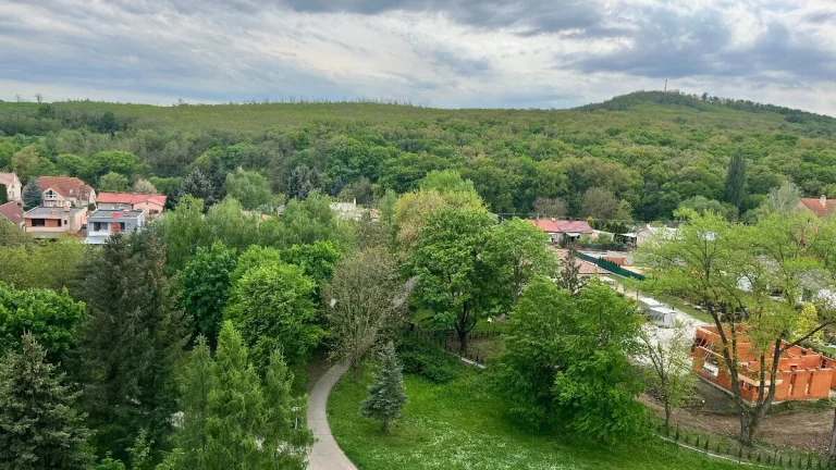 ZNÍŽENÁ CENA IBA U NÁS - veľký 3izb. byt Tlmače - Lipník