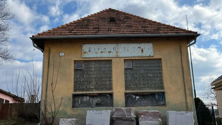 Predaj - Národná kultúrna pamiatka - kino, Bátovce