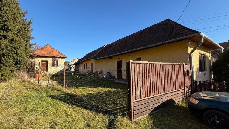 PREDAJ - 2 RODINNÉ VIDIECKE DOMY - JEDĽOVÉ KOSTOĽANY