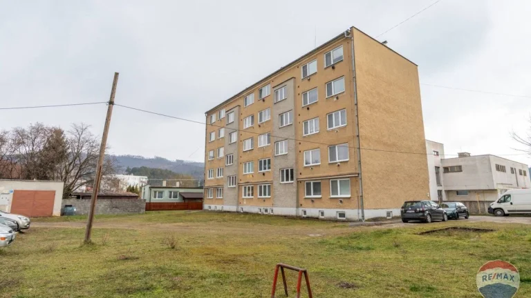 REZERVOVANÉ - na predaj 3 izbový Uhrovec
