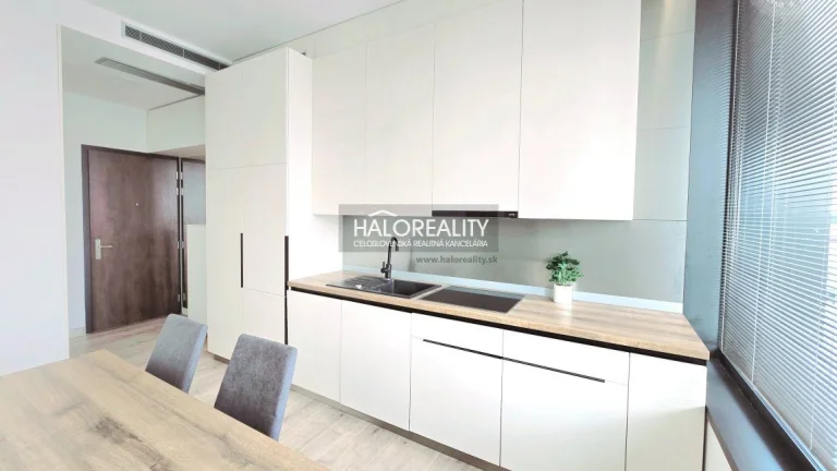 HALO reality - Prenájom, trojizbový byt Bratislava Staré Mes