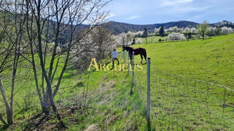 ROZĽAHLÝ STAVEBNÝ POZEMOK 12 032 M2, ZVOLEN OKOLIE
