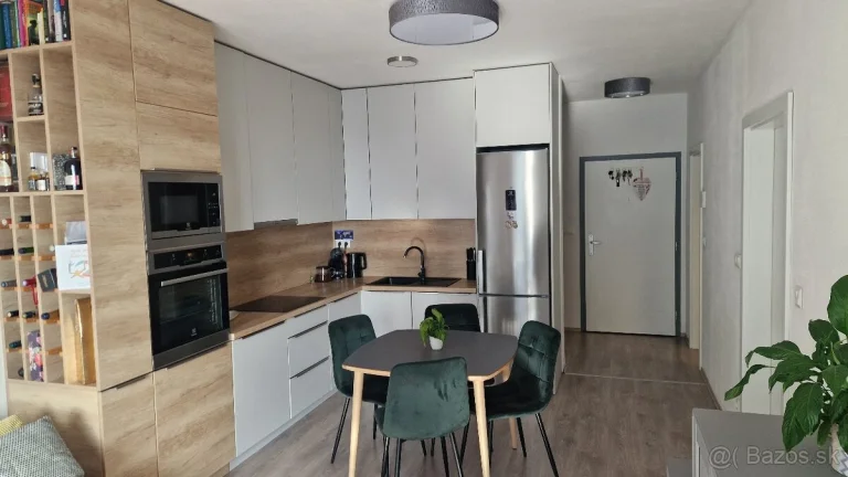 Štýlový 2-izbový byt so šatníkom, kobkou a garážovým miestom