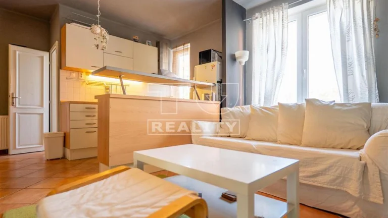 Na predaj 2-izbový byt, Kollárova ulica Senec - centrum