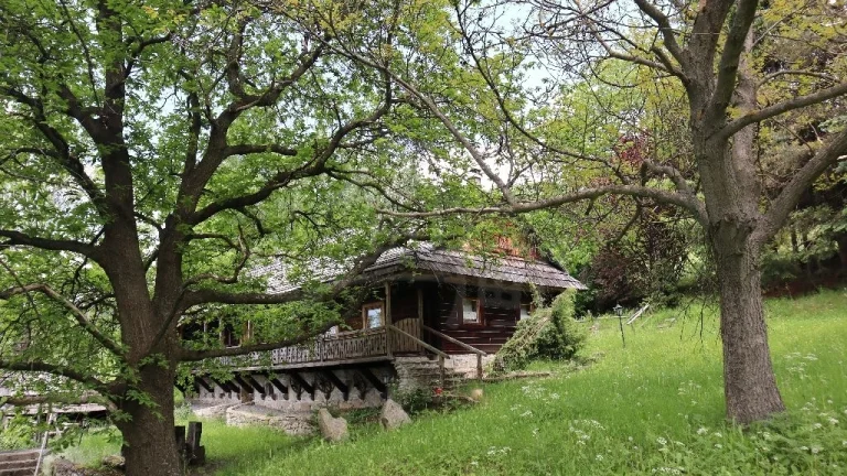 VÝRAZNÉ ZNÍŽENIE CENY Útulná chalupa na samote v čarokrás