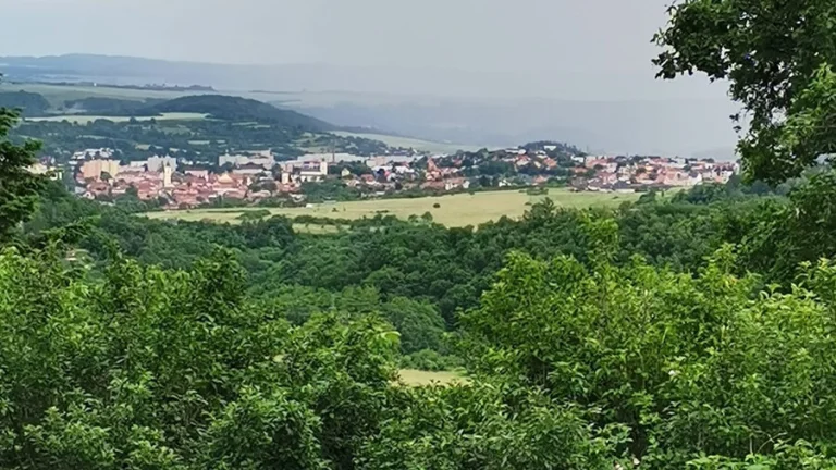 Pozemok nad mestom s vyhladom na Krupinsku Planinu a Krupinu