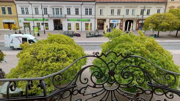 Prenájom klimatizovaných priestorov na Hlavnej ulici, 247 m2