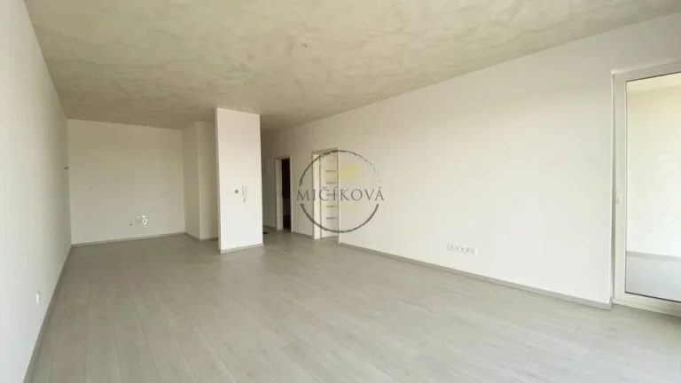 Dvojizbový byt s terasou 11,59 m2 v meste Galanta