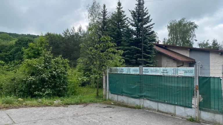 PREDÁVAME - Areál "Vlčie Hory" HLOHOVEC