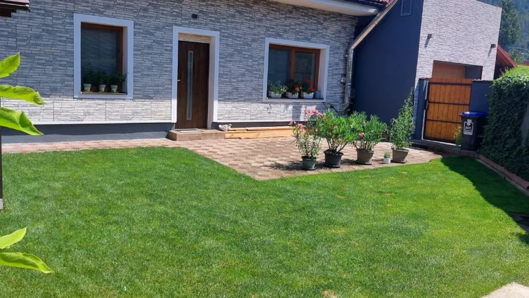 Zariadený rodinný dom s garážou