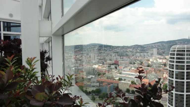 Predám exkluzívny penthouse na 33 p. Panorama City