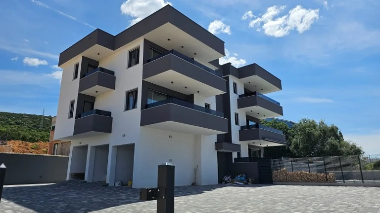 Trojizbový apartmán s výhľadom na more, Novalja / Chorvátsko