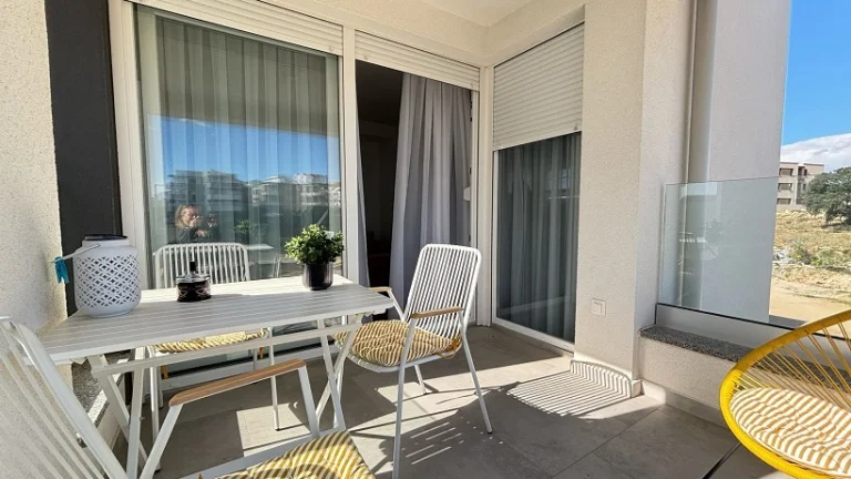 2-izbový zariadený apartmán s terasou, Novalja / Chorvátsko