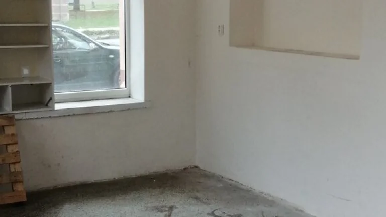 Predám,alebo prenájmem obchodík /28m2 v Handlovej 200e/mes