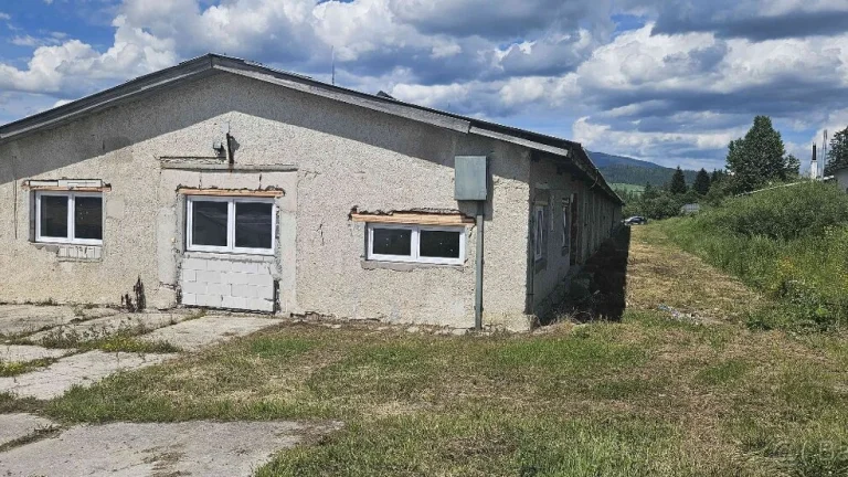 Výrobno-skladová hala v Rabči na predaj/prenájom 1400 m2