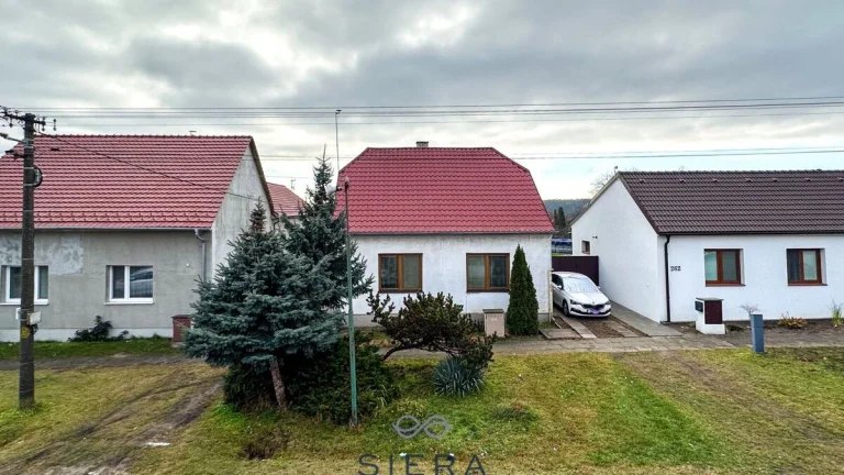 Rodinný dom na predaj v Čároch | Veľký pozemok, hospodárske