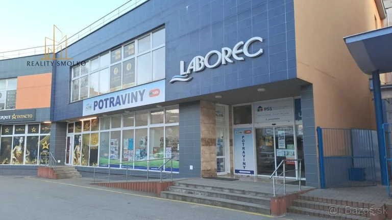 Prenájom obchodného priestoru v centre mesta Humenné.